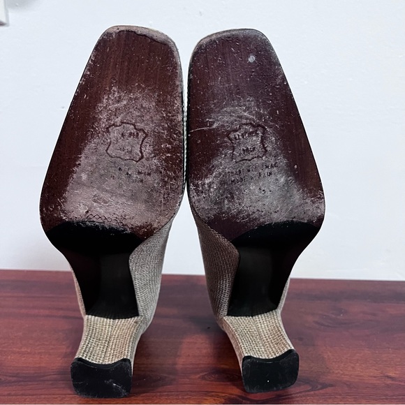 Stuart Weizmann Razmary pumps size 7 - Picture 10 of 16